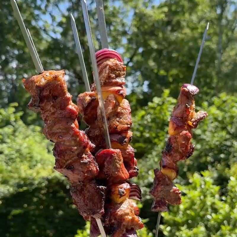 Shashlik met perzik, bereid door chef Vlad