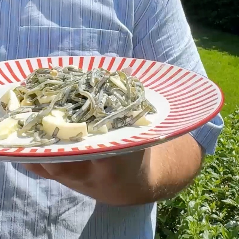 Zeewiersalade, bereid door chef Vlad